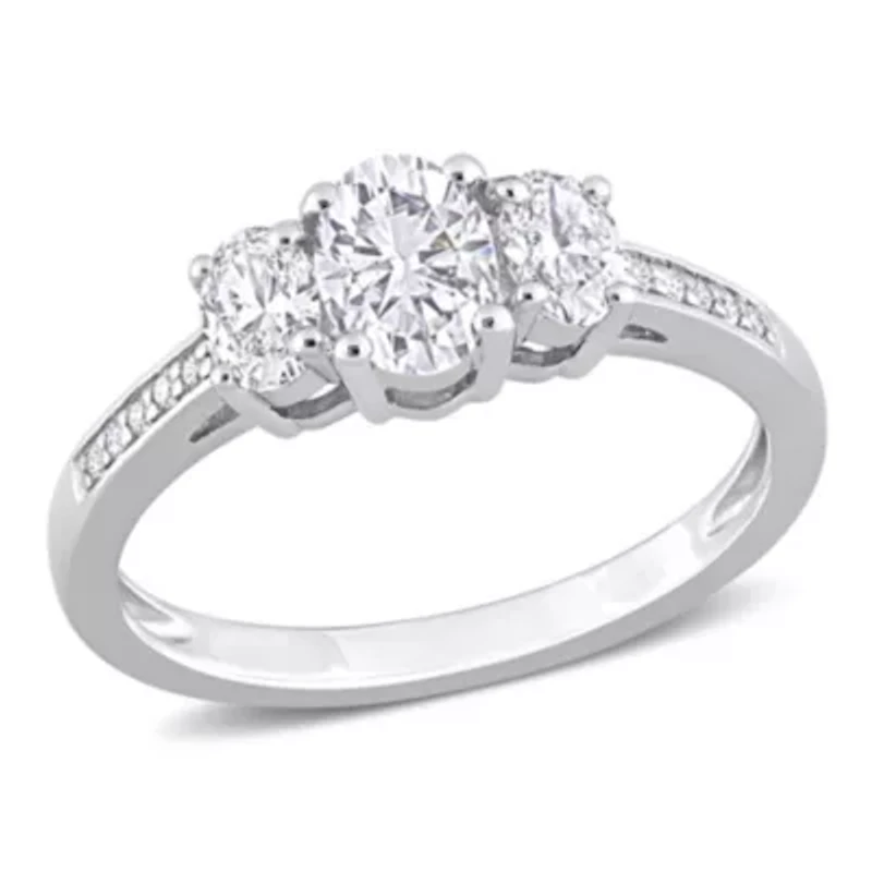 1 ct. t.w. Diamond 3-Stone Engagement Ring Platinum