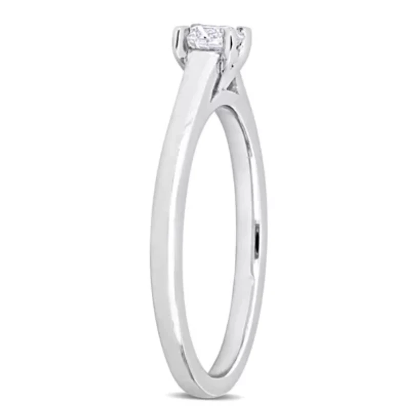 1/4 ct. t.w. Diamond Solitaire Engagement Ring Platinum