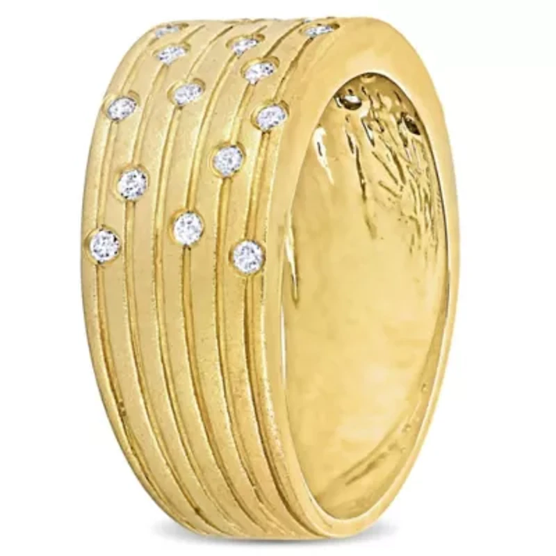 1/4 ct. t.w. Diamond Studded Brushed Ring 14K Yellow Gold
