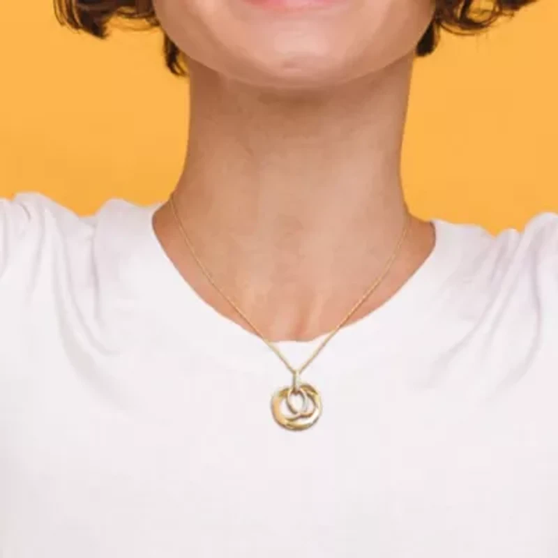1/4 ct. t.w. Diamond Circle Pendant with Chain in 14K Yellow Gold