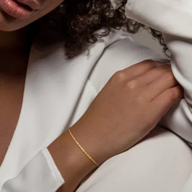 2mm Valentino Star Chain Bracelet in 10K Yellow Gold, 9"