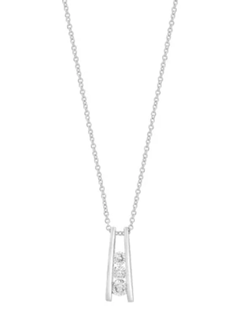 14K White Gold Diamond Pendant Necklace
