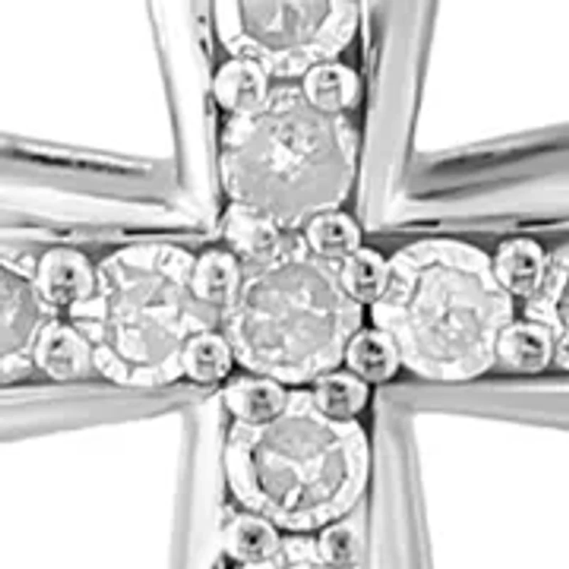 1/4 ct. t.w. Diamond Cross Pendant Necklace
