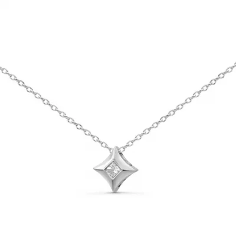 10K Gold 1/5 Cttw Diamond Kite Shaped Solitaire Pendent Necklace