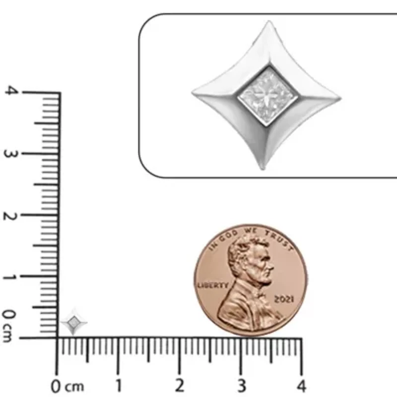 10K Gold 1/5 Cttw Diamond Kite Shaped Solitaire Pendent Necklace