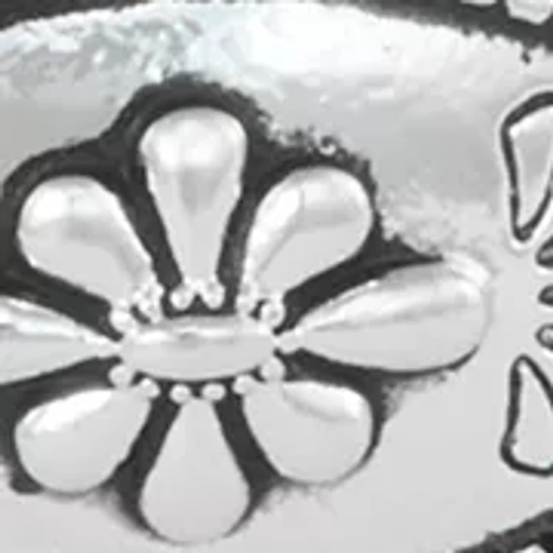 Flower Engraved Disc Stretch Bracelet