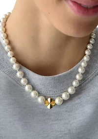 Short Pearl Collar Necklace