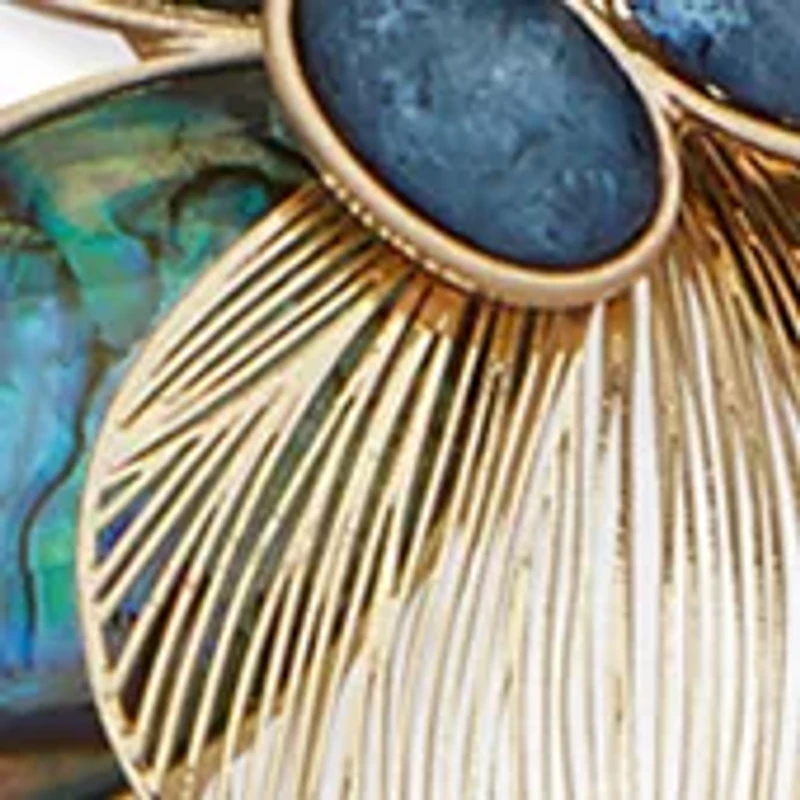 Gold Tone Flower Frontal Necklace