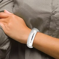Sterling Silver Rhodium-plated Diamond-cut 20mm Hinged Bangle Bracelet