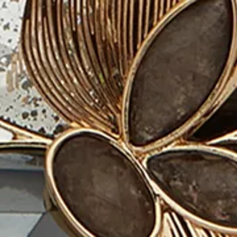 Gold Tone Flower Frontal Necklace