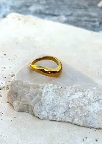 Tarnish Resistant 18k Gold Plated Curved Band