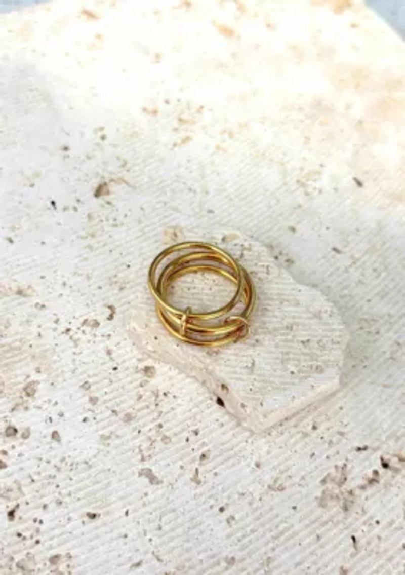 Tarnish Resistant 18k Gold Plated Three Band Connected Ring Set