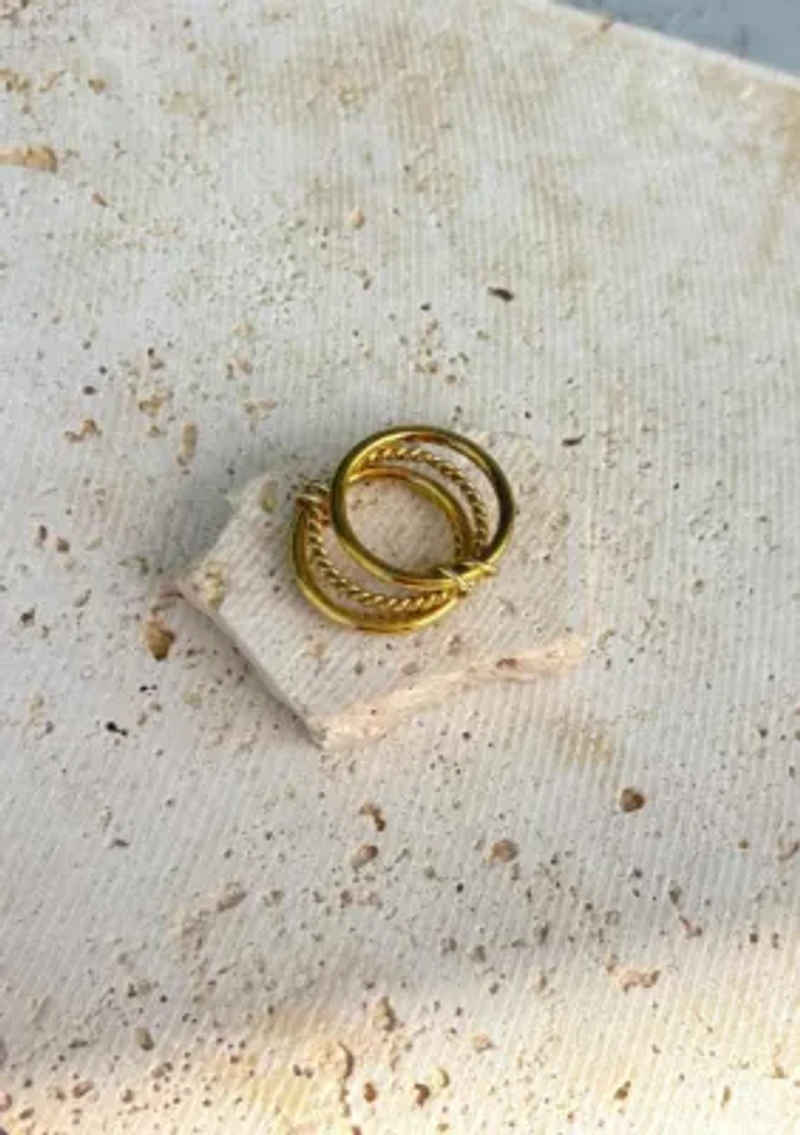 Tarnish Resistant 18k Gold Plated Four Band Connected Ring Set