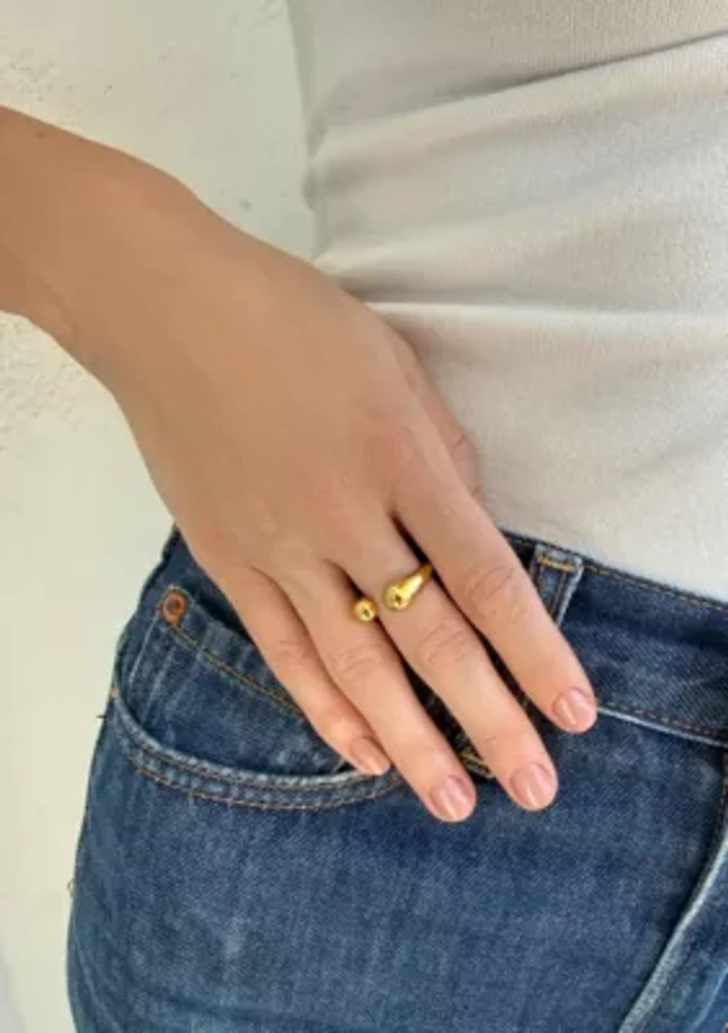 Tarnish Resistant 18k Gold Plated Hug Ring