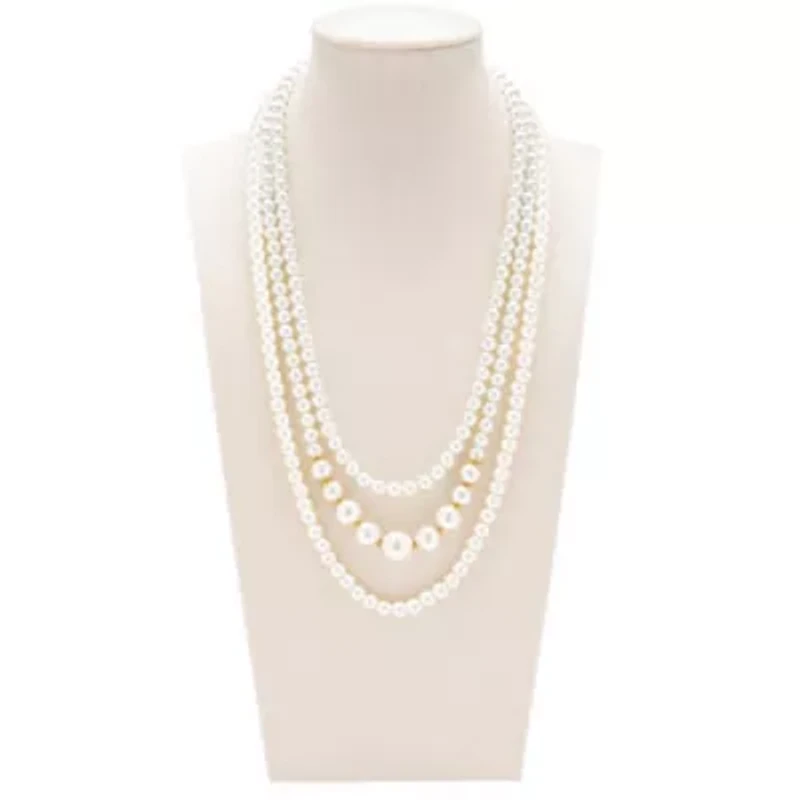 Traditional Three Strand Pearl Necklace In Gold