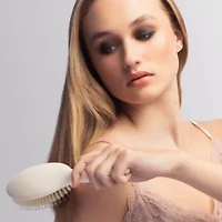 Finish & Shine Brush - Cream