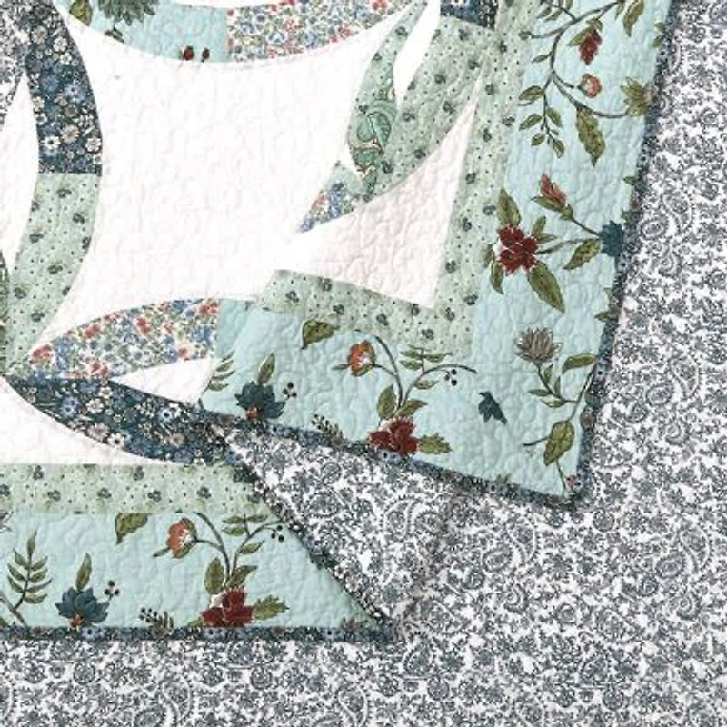 Felicity Wedding Ring Patchwork Quilt Set