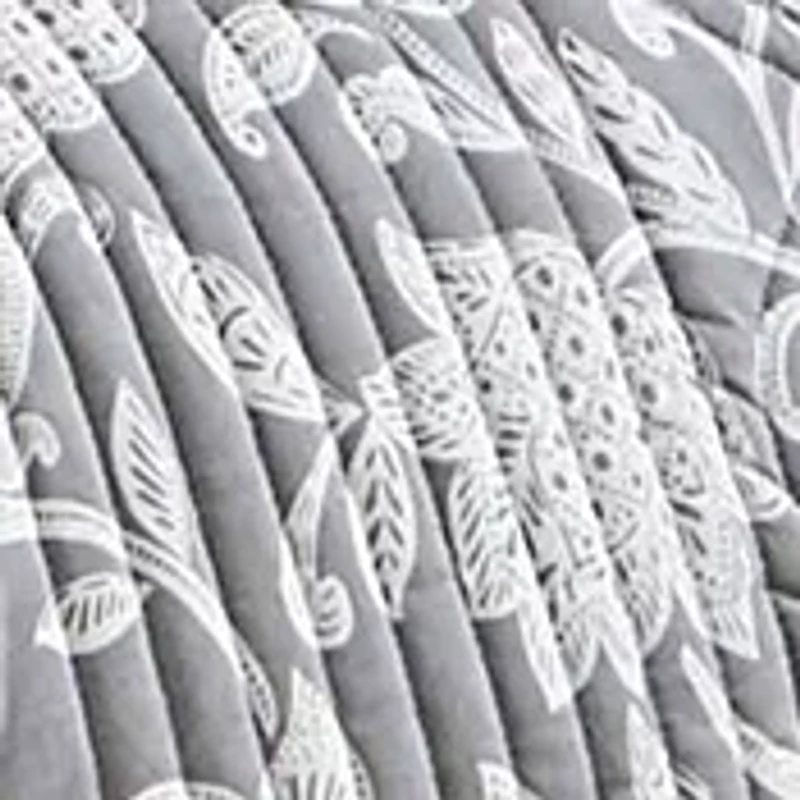 Stencil Vine Reversible Quilt Set