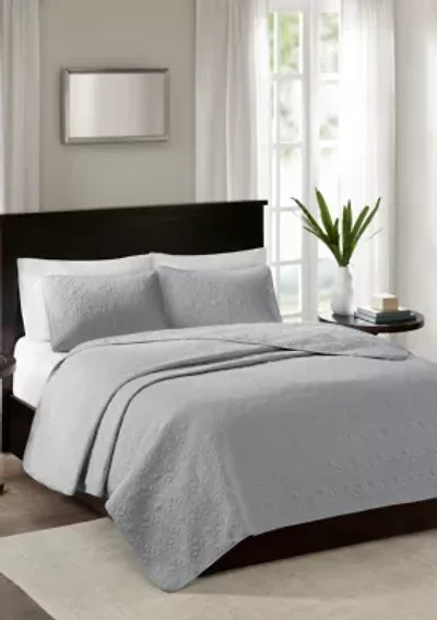 Quebec 3 Piece Reversible Quilt Set