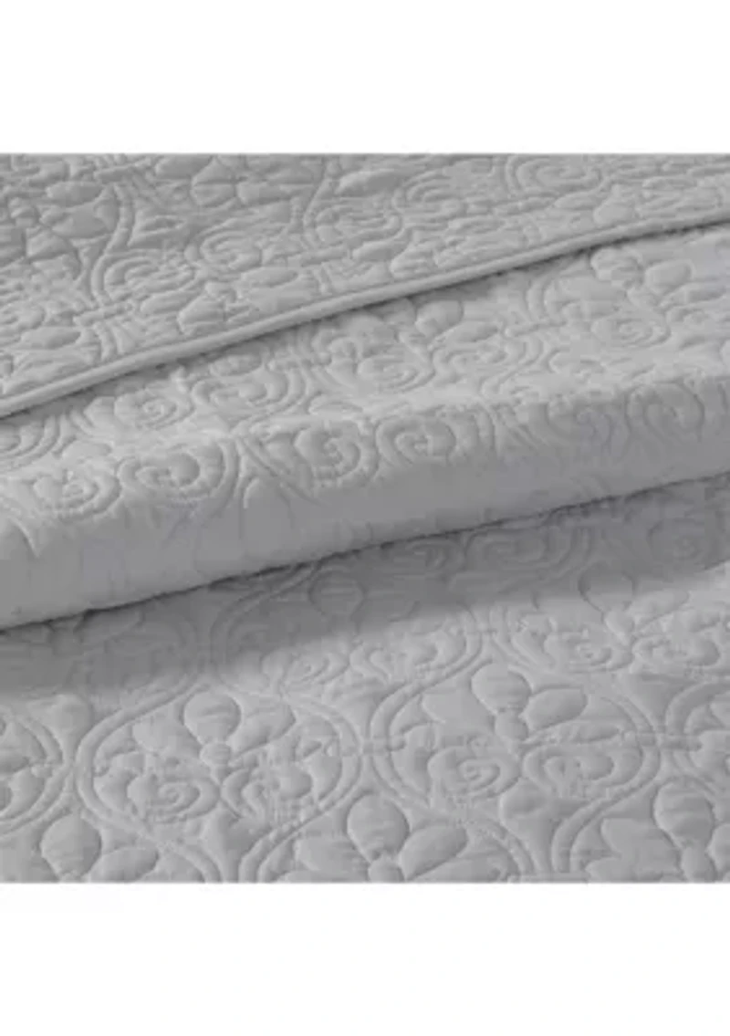 Quebec 3 Piece Reversible Quilt Set