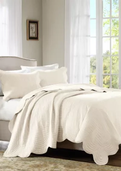 Tuscany 3 Piece Reversible Scalloped Edge Quilt Set