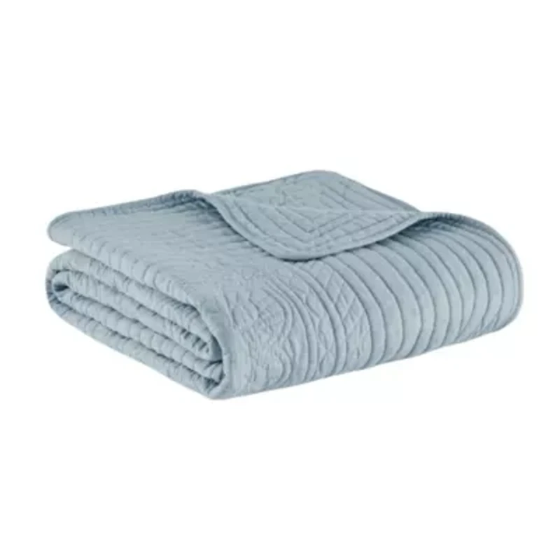 Tuscany Oversized Quilted Throw with Scalloped Edges