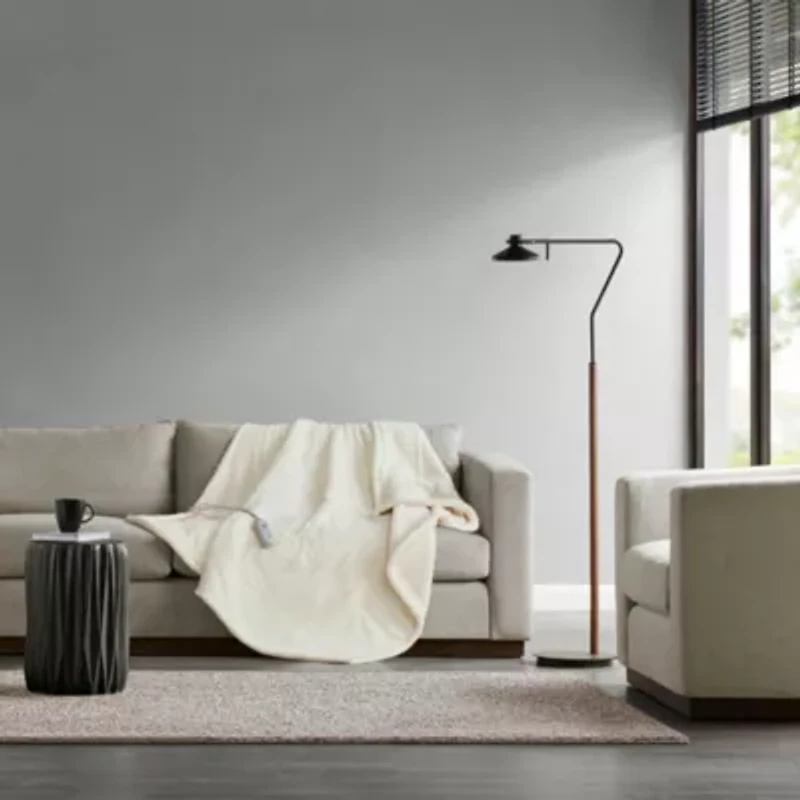 Amira Dream Soft Heated Throw