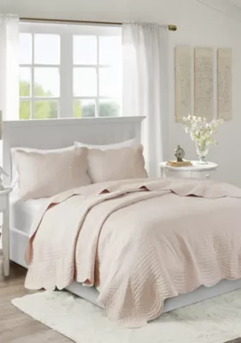 Tuscany 3 Piece Reversible Scalloped Edge Quilt Set