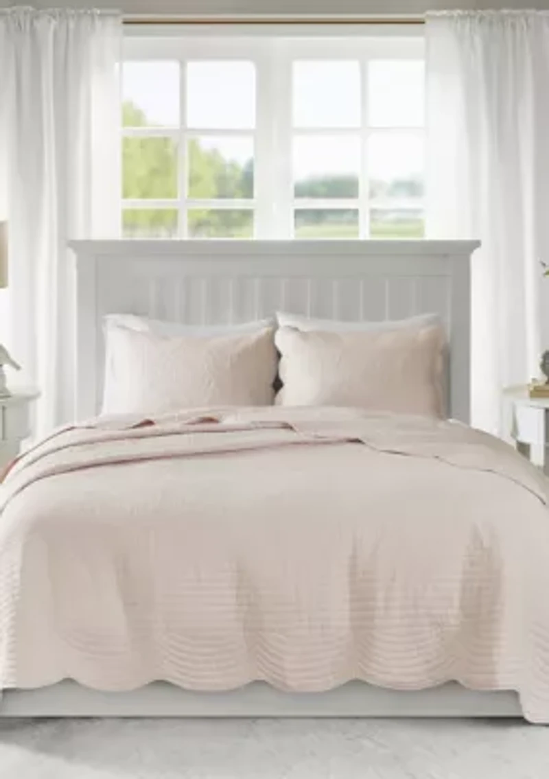 Tuscany 3 Piece Reversible Scalloped Edge Quilt Set