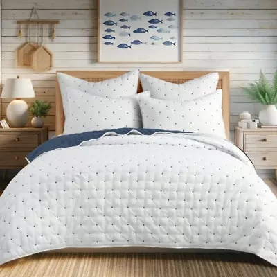 Embroidered Swiss Dot Quilt Set