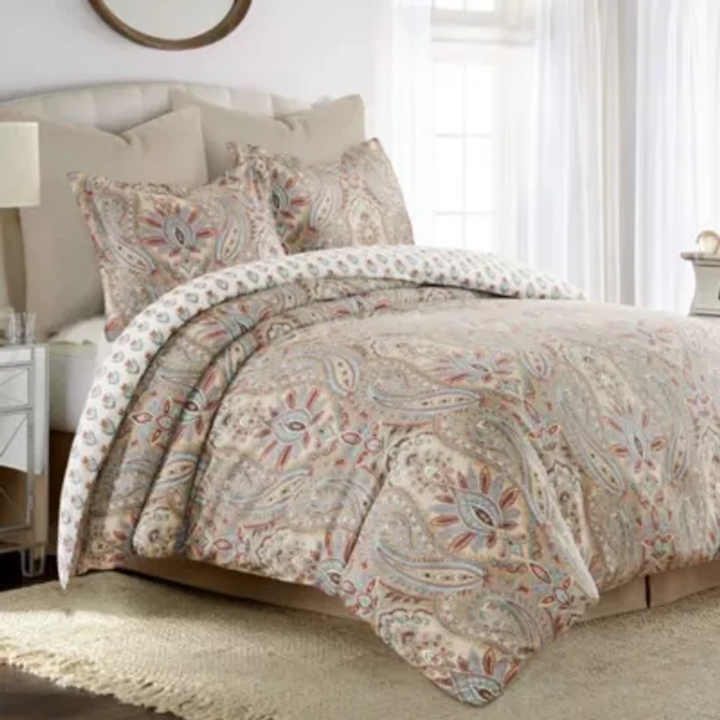 Kasey Comforter Set