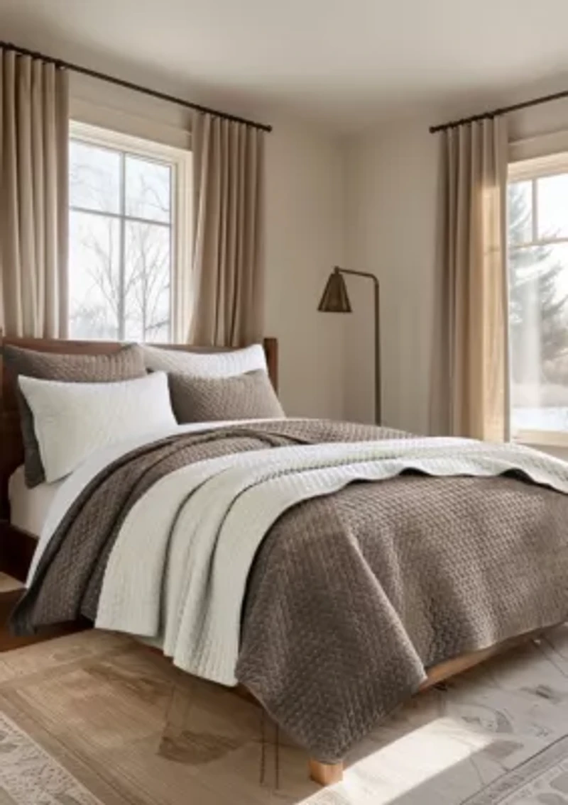 Velvet Stitch Quilt Set