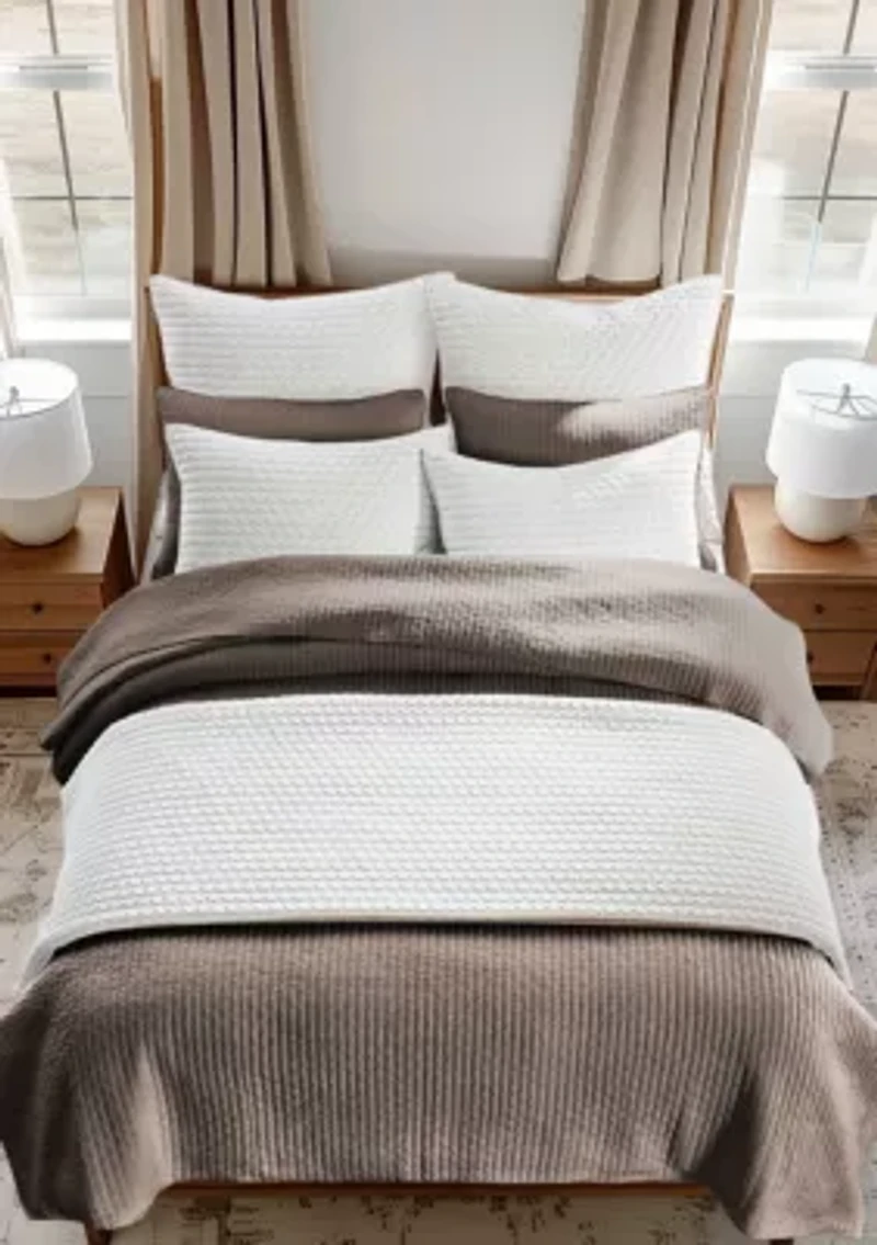 Velvet Stitch Quilt Set