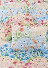 Blooming Hillside Quilt Set