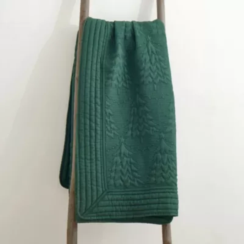 O Christmas Tree Green Quilted Throw