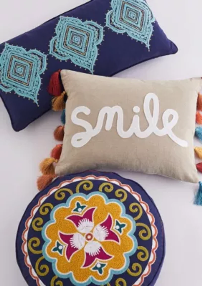 Lira Smile Pillow with Tassels