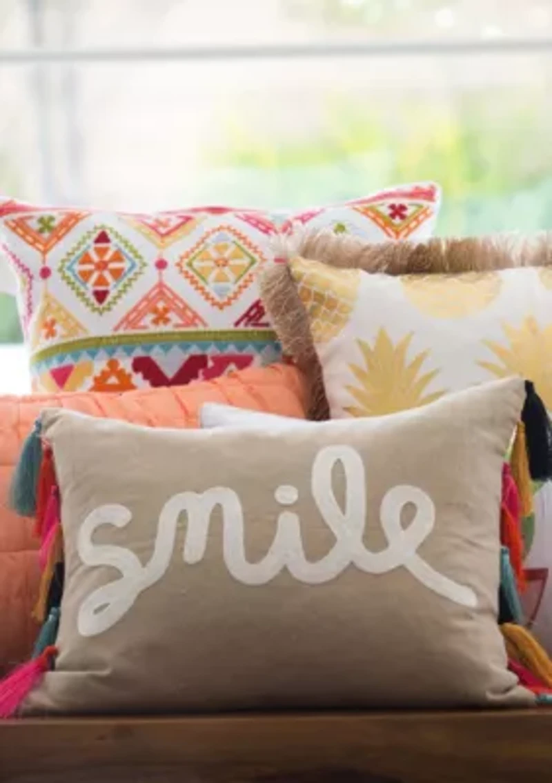 Lira Smile Pillow with Tassels