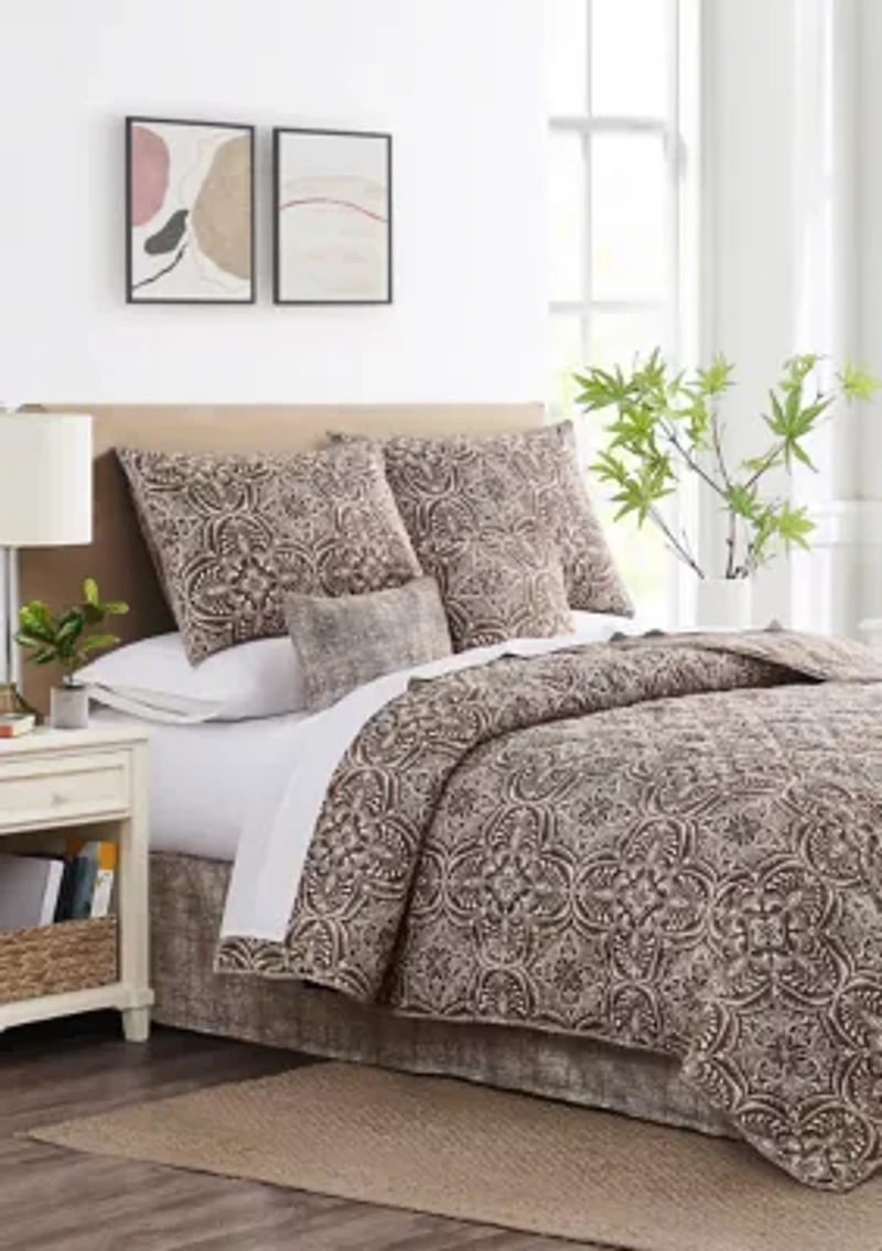 Cassey Quilt Set