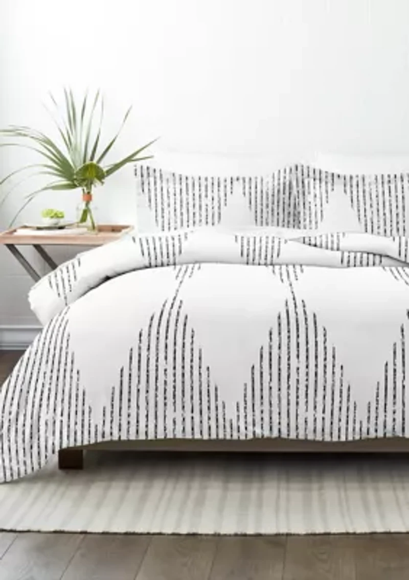 Premium Ultra Soft Diamond Stripe Down-Alternative Comforter