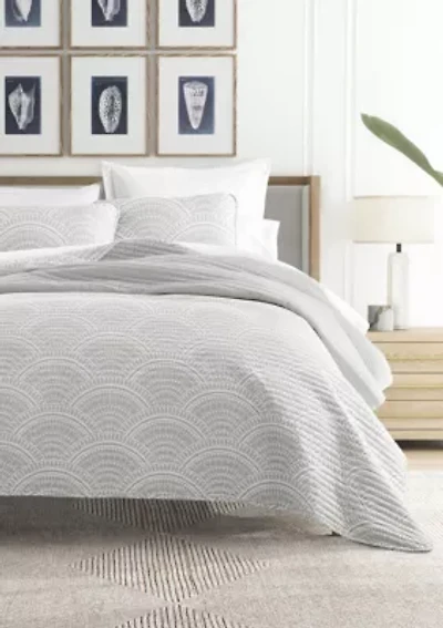 Ultra Soft Microfiber Reversible Scallop All Season Quilt Set with Shams