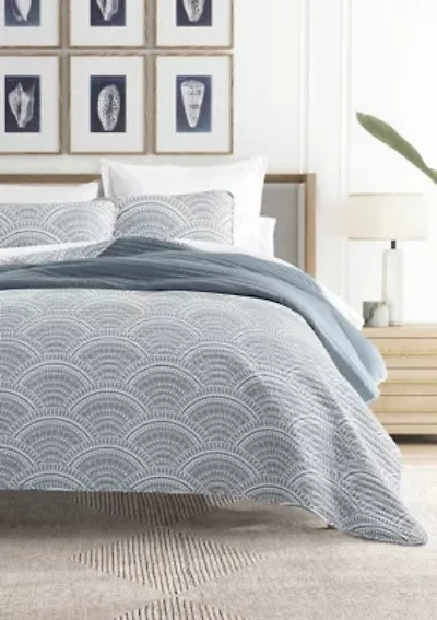 Ultra Soft Microfiber Reversible Scallop All Season Quilt Set with Shams
