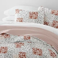 Ultra Soft Microfiber Reversible Scrolled Patchwork All Season Quilt Set with Shams