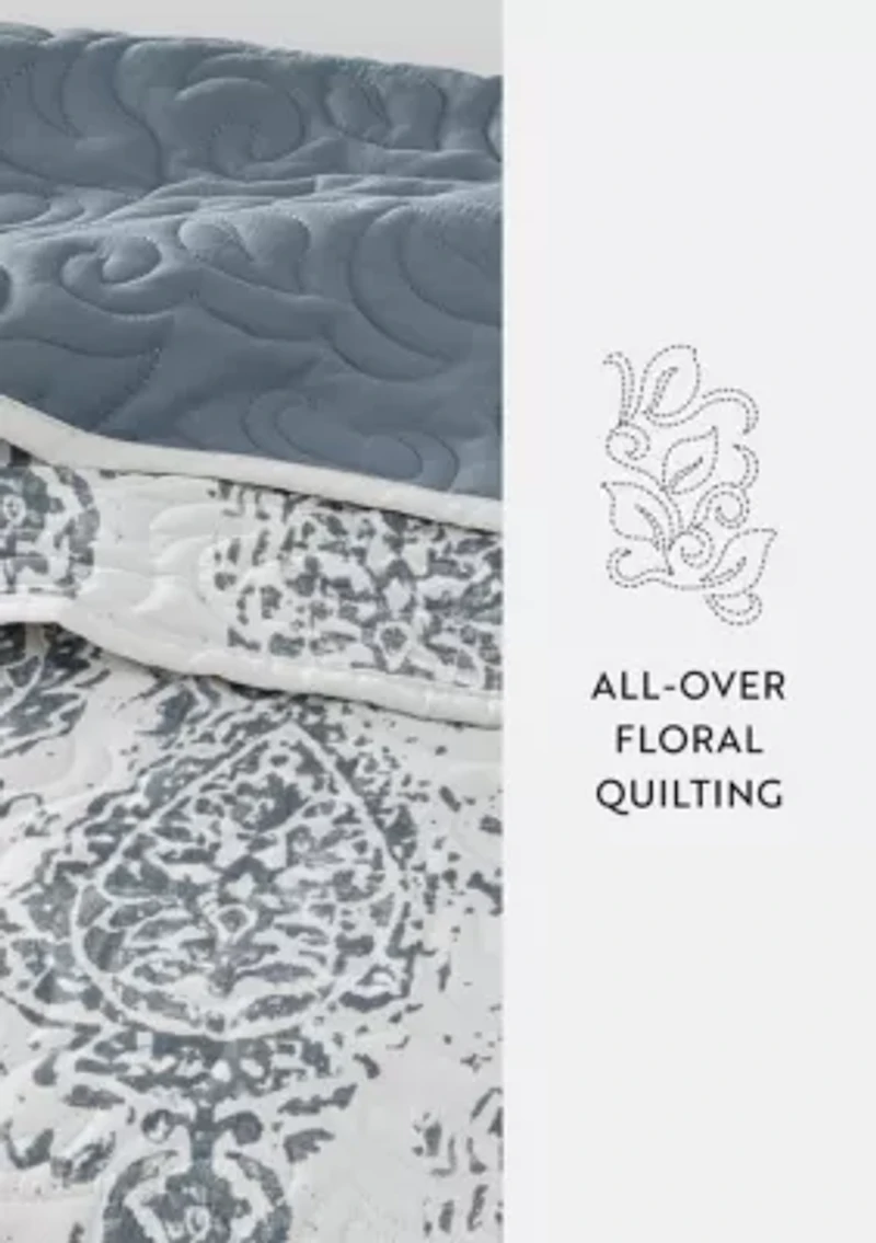 Ultra Soft Microfiber Reversible Distressed Damask All Season Quilt  Set with Shams