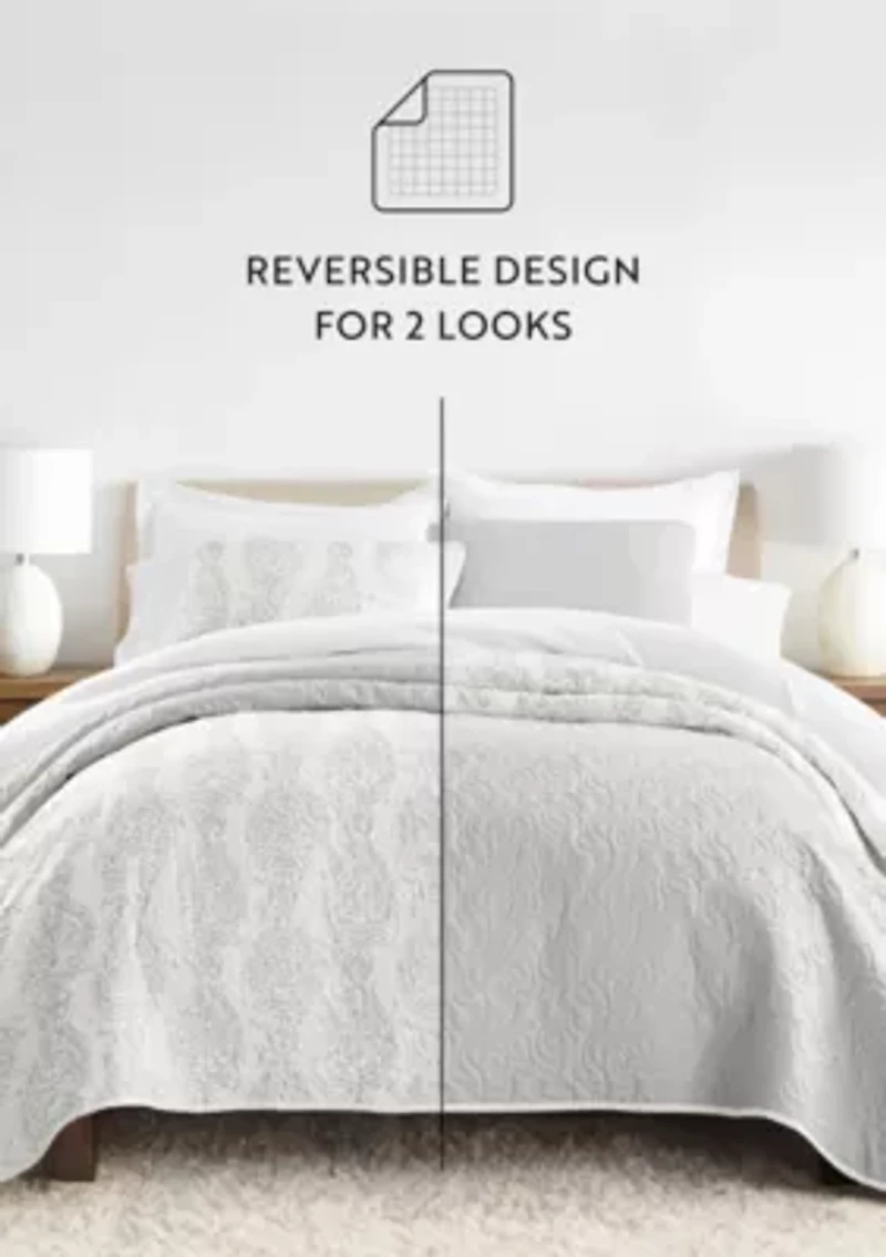 Ultra Soft Microfiber Reversible Distressed Damask All Season Quilt  Set with Shams