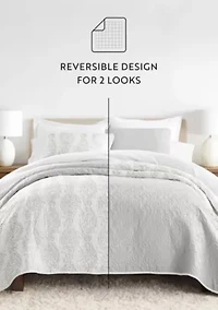 Ultra Soft Microfiber Reversible Distressed Damask All Season Quilt  Set with Shams