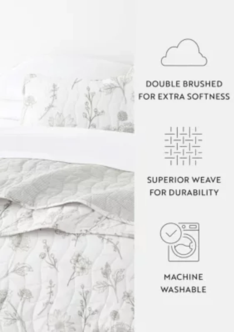 Ultra Soft Microfiber Reversible Blooming Daisy All Season Quilt Set with Shams