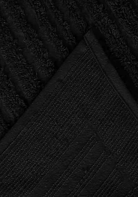 Ashton Collection Bedspread Set with Shams