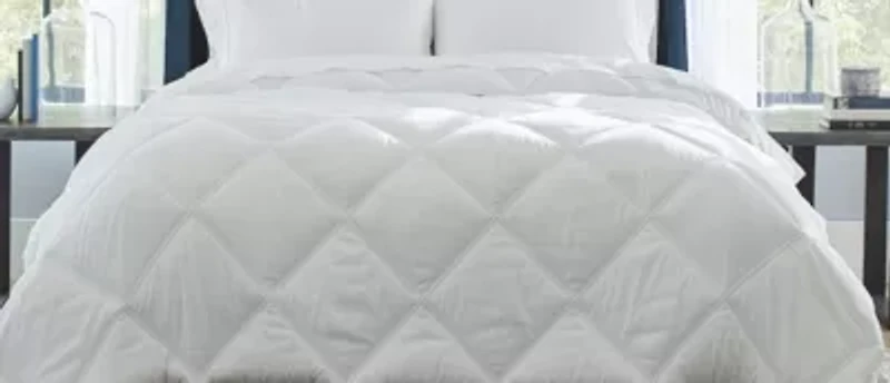 Quilted Oversized Down Alternative Comforter