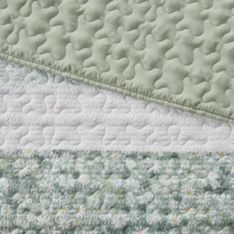 Caralie 4 Piece Seersucker Quilt Set with Throw Pillow