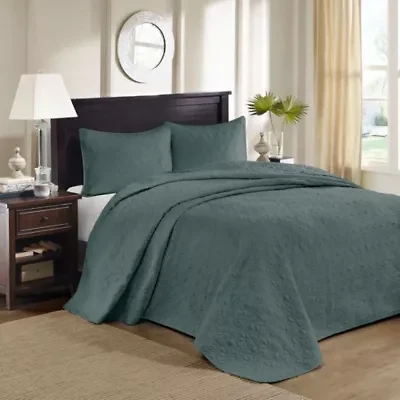 Quebec 3 Piece Reversible Quilt Set
